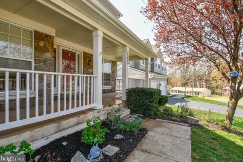 3793 Katie Pl, Triangle, VA 22172-2044