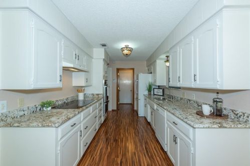4704 Yellowleaf Dr, Fort Worth, TX 76133-7420