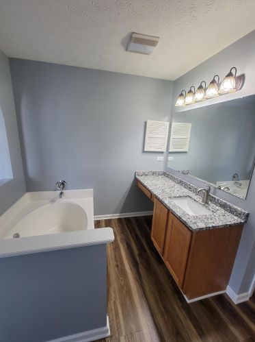 605 Barn St, Pataskala OH  43062-8064 exterior