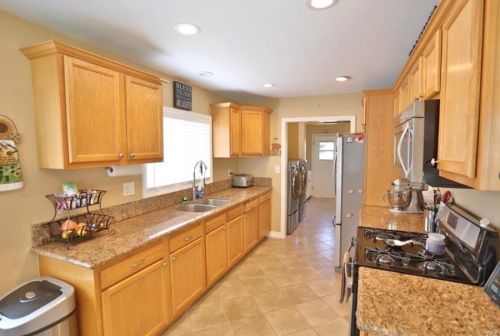 231 Hazel St, La Habra CA  90631-5480 exterior