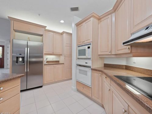 101 Colonade Cir, Naples FL 34103-8705 exterior