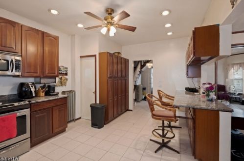 8 Madison St, Fredon NJ  07860-2007 exterior