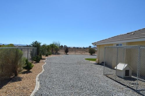 9320 Mesa St, Victorville CA  92392-1980 exterior