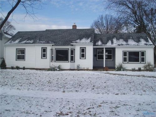 1207 Fort St, Maumee, OH 43537-3076