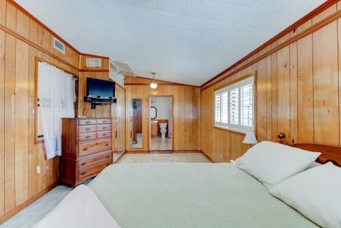 5655 Palm Ave, Daytona Beach FL 32117-3344 exterior