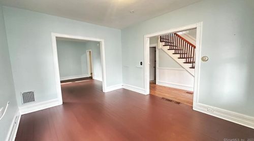 407 East Ave, Bridgeport CT  06610-2963 exterior