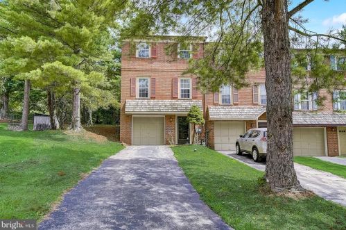 410 Saw Mill Ct, Norristown, PA 19401-2044