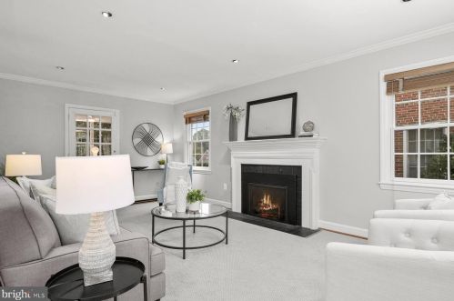 3721 Yuma St, Washington, DC 20016-2211