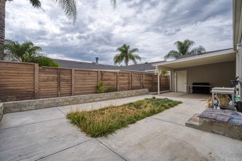 20049 Northcliff Dr, Santa Clarita CA  91351-5792 exterior
