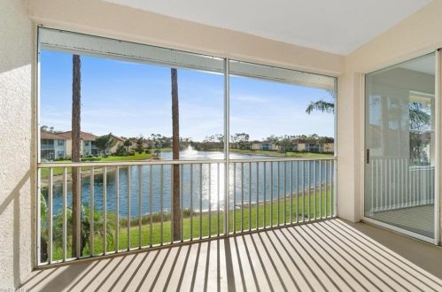 350 Robin Hood Cir, Naples, FL 34104-5420