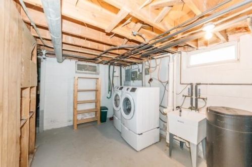 12449 Pilot Dr, Thiensville WI  exterior