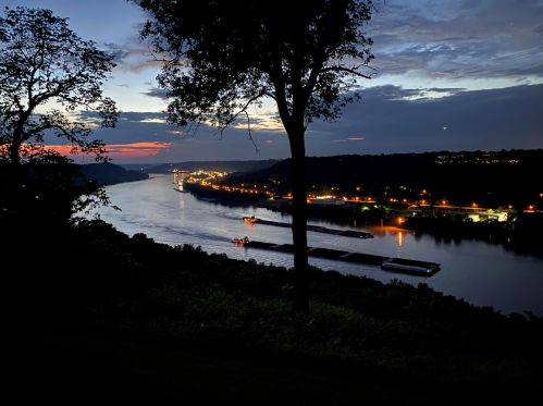 2926 Vista Ct, Covington KY  41017-3687 exterior