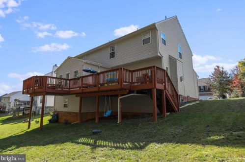436 Spyglass Hill Dr, Charles Town WV  25414-4053 exterior