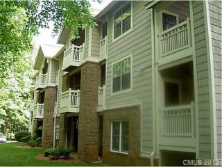 5013 Sharon Rd, Charlotte NC  28210-4760 exterior