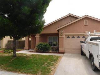 1054 Perkins Rd, Madera CA  93637-6219 exterior