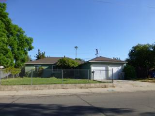 4021 Lane Ave, Fresno, CA 93702-3522