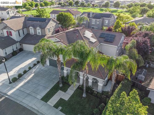 15 Solstice Ct, Oakley CA  94561-1759 exterior