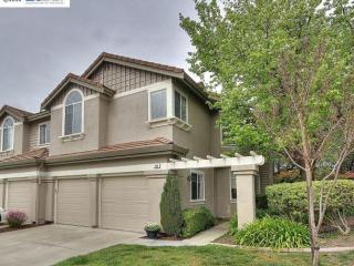 209 Sutton Cir, Danville, CA 94506-1147