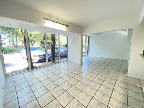 6414 Miami Lakes Dr, Hialeah FL  33014-2737 exterior