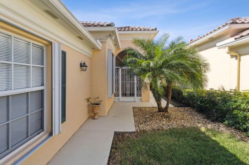 2653 James River Rd, West Palm Beach, FL 33411-5752
