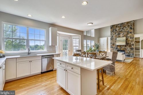 741 Vermillion Dr, Leesburg, VA 20176-3622