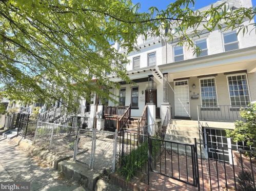 922 8th St, Washington, DC 20002-3619
