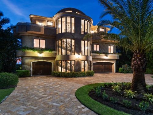 192 Beach Dr, Marco Island, FL 34145-1831