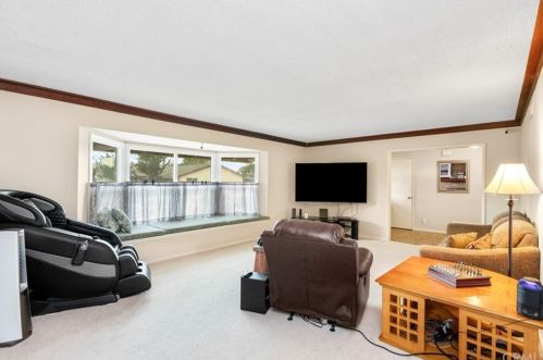 2717 Palmyra Ave, Orange CA 92869-4762 exterior