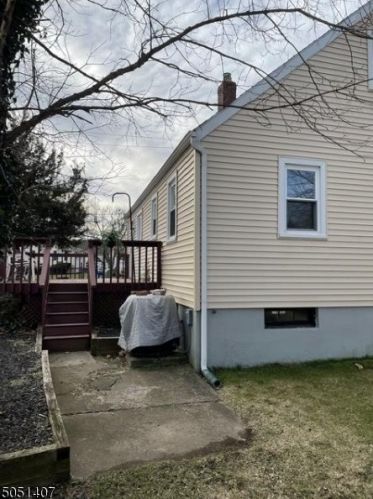73 Armstrong St, South Bound Brook NJ  08880-1371 exterior