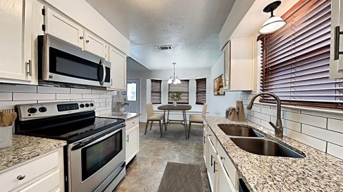2405 Poppy Ln, Euless, TX 76039-8063