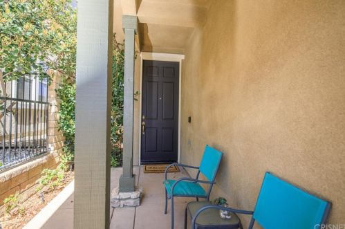 20040 Satsuma Cir, Santa Clarita, CA 91350-3254