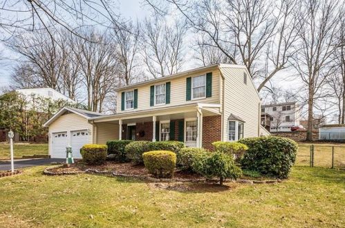 27 Greenview Dr, Jeannette PA  15644-9674 exterior