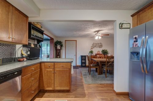 212 Edgefield Blvd, Marion OH 43302-5801 exterior