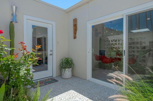 1848 Sandcliff Rd, Palm Springs CA  92264-4844 exterior