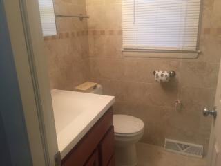 2 Lynn Ct, Albany NY  12205-3218 exterior