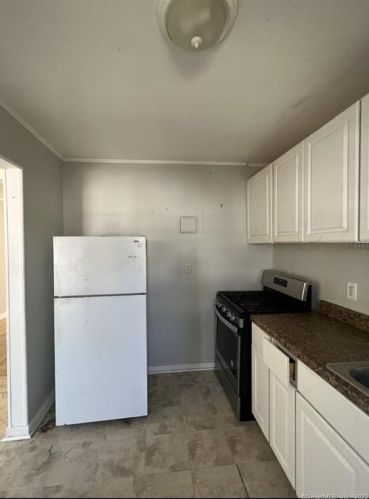211 Louisiana Ave, Bridgeport CT  06610-1531 exterior