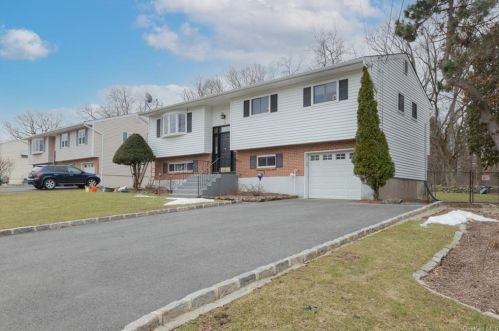 10 Wiles Dr, Stony Point, NY 10980-2412