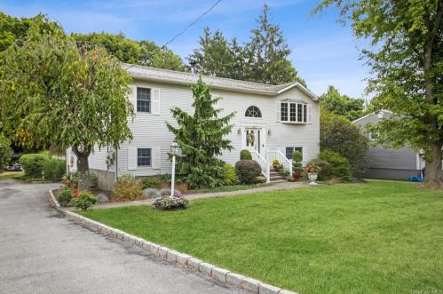40 Buckshollow Rd, Mahopac, NY 10541-3713