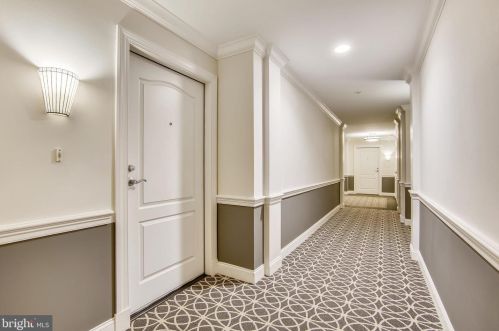 502 Broad St, Falls Church, VA 22046-3507