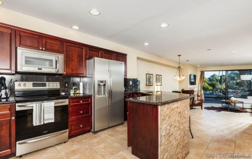 3802 Crown Pt Dr, San Diego CA 92109-6711 exterior