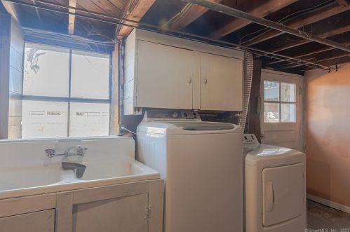 510 Wolcott St, Bristol CT  06010-6429 exterior