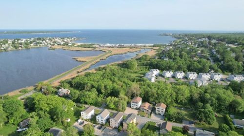3 Oswego Trl, South Kingstown, RI 02882-1751