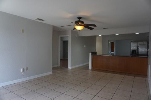 420 Lake Daisy Dr, Winter Haven, FL 33884-2600