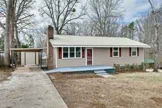 707 Grady St, Seneca, SC 29678-2855