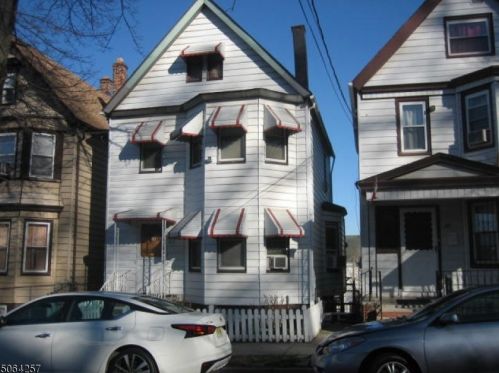 877 Clifton Ave, Newark, NJ 07104-3213