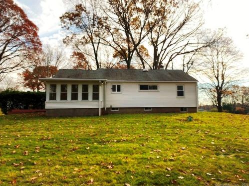 90 Pineridge Dr, Waterbury CT  06716-3134 exterior