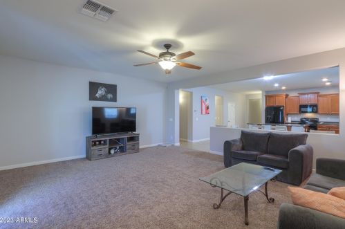 1888 Hubbard Ln, Casa Grande AZ  85122-6742 exterior