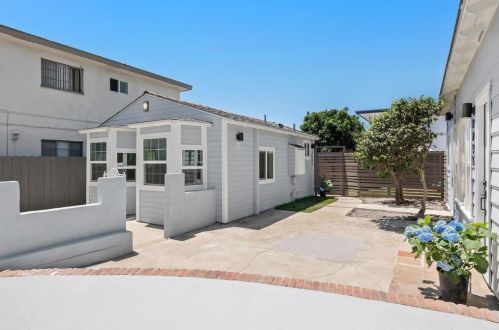 3037 Oliphant St, San Diego CA  92106-1989 exterior