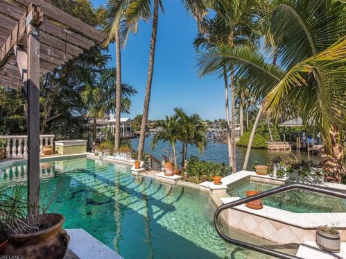 375 21 Ave, Naples FL 34116-5721 exterior