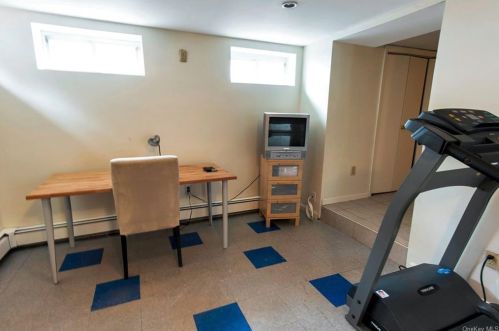 995 Linda Ave, Thornwood NY  10594-1636 exterior